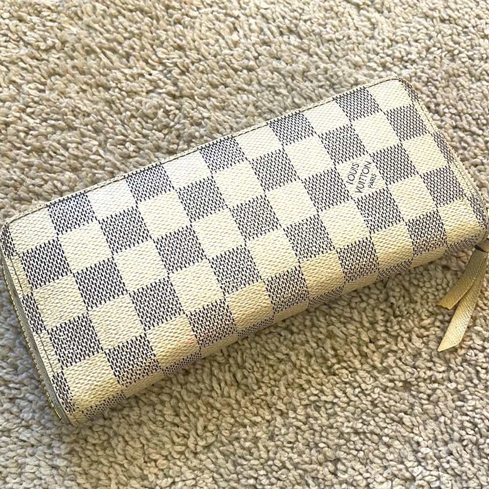 White LV large wallet